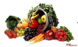 喝冰啤酒吃瓜,冰啤酒配瓜果，尽享清凉时光